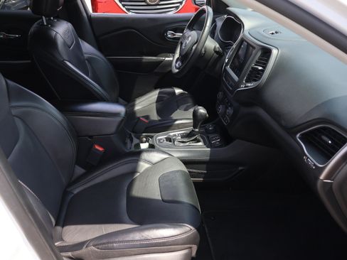 Used 2022 Jeep Cherokee Latitude Lux w/ Sun & Sound Group AWD/4WD image 8