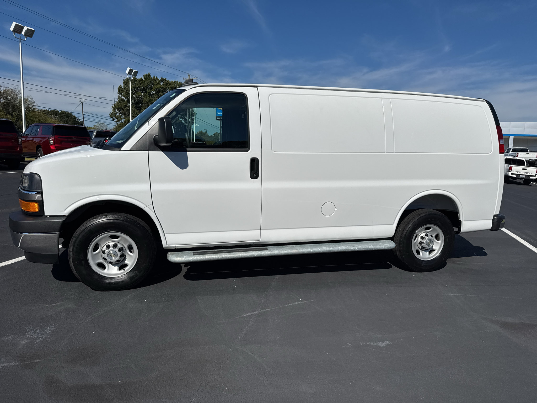 Used 2025 Chevrolet Express 2500 w/ Driver Convenience Package RWD image 3