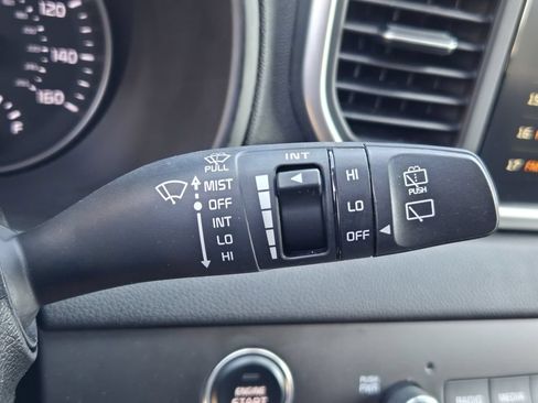 Used 2022 Kia Sportage LX w/ LX FWD Value Edition Package image 26