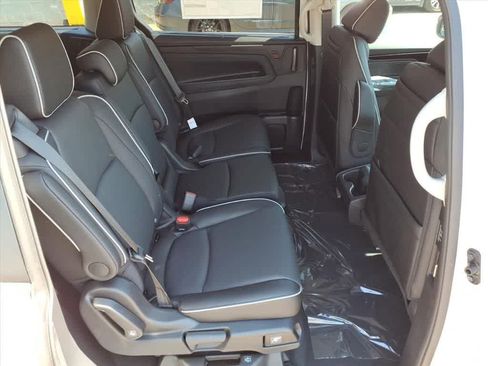New 2026 Honda Odyssey Touring image 12