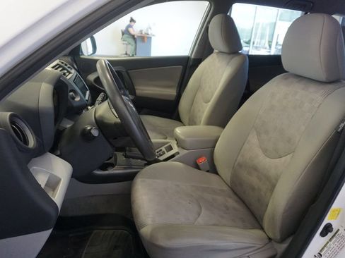 Used 2011 Toyota RAV4 4WD w/ Base L4 Extra Value Pkg image 12