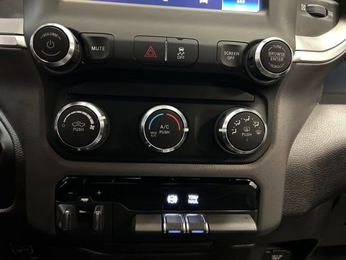 Used 2022 RAM 2500 Big Horn w/ Cold Weather Group image 14