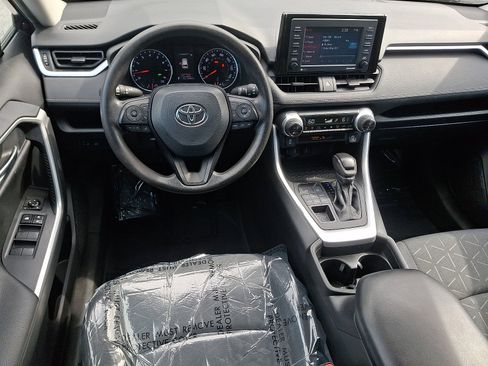 Used 2021 Toyota RAV4 XLE w/ Carpet Mat Package (TMS) AWD/4WD image 11