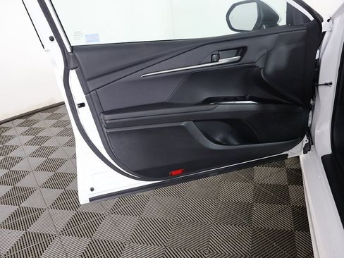 Used 2025 Toyota Camry SE image 19