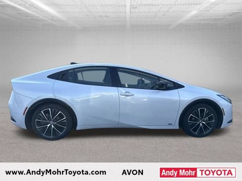 Used 2024 Toyota Prius XLE AWD/4WD image 9