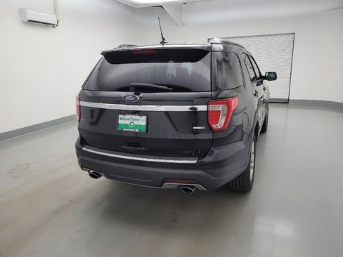 Used 2018 Ford Explorer XLT w/ Equipment Group 202A AWD/4WD image 7