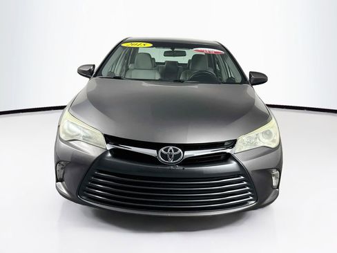 Used 2015 Toyota Camry LE FWD image 2