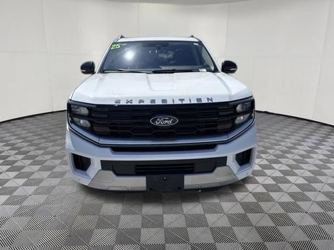 Used 2025 Ford Expedition Platinum AWD/4WD image 14