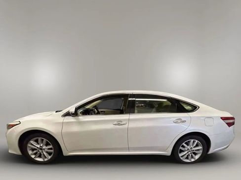 Used 2014 Toyota Avalon XLE image 2