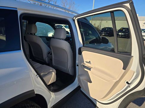 Used 2025 Mercedes-Benz GLB 250 GLB 250 image 15