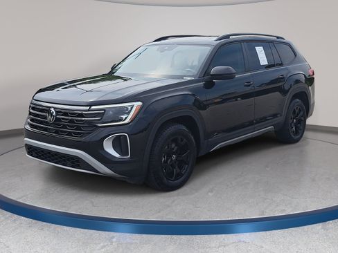 Used 2024 Volkswagen Atlas Peak Edition SEL AWD/4WD image 1
