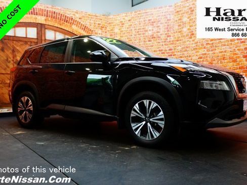 Used 2022 Nissan Rogue SV image 1