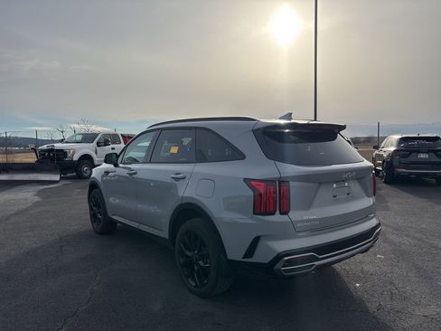 Used 2023 Kia Sorento SX image 5