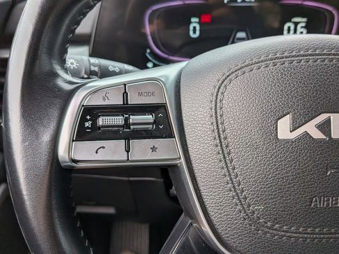 Used 2023 Kia Telluride LX image 19