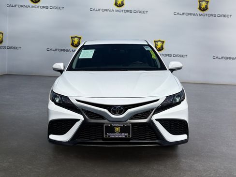 Used 2022 Toyota Camry SE FWD image 8