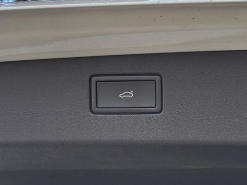 Used 2026 Volkswagen Tiguan SE FWD image 22