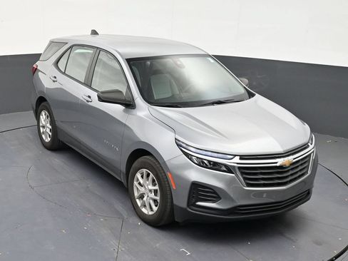 Used 2024 Chevrolet Equinox LS FWD image 18