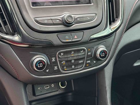 Used 2023 Chevrolet Equinox RS FWD image 32