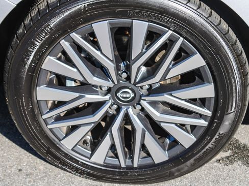 Used 2023 Nissan Altima 2.5 SV image 10