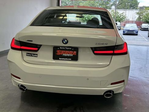 Used 2025 BMW 330i xDrive Sedan w/ Convenience Package AWD/4WD image 4