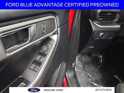 Used 2022 Ford Explorer XLT image 31