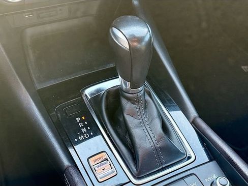 Used 2018 MAZDA MAZDA3 Grand Touring image 17