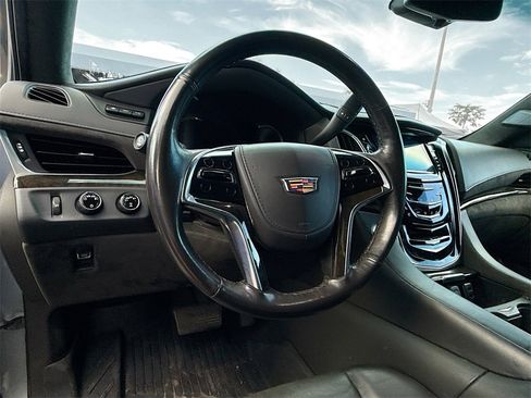 Used 2019 Cadillac Escalade ESV Platinum image 12