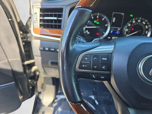 Used 2017 Lexus LX 570 4WD w/ Luxury Package image 17