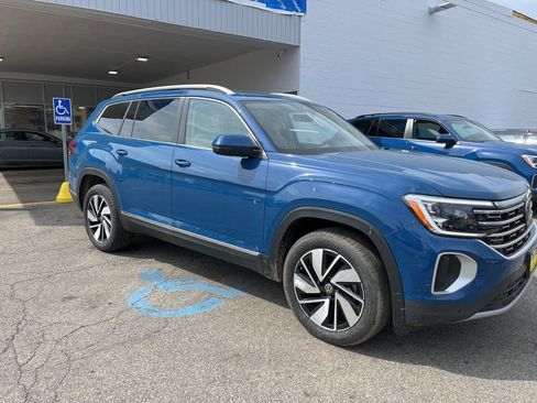 New 2026 Volkswagen Atlas SEL image 2