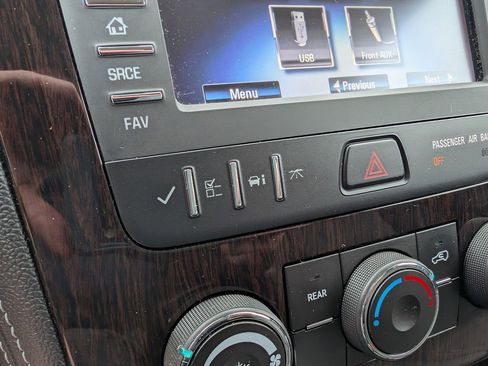 Used 2015 Chevrolet Traverse LT w/ Style and Technology Package image 26