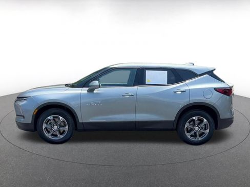Used 2026 Chevrolet Blazer LT FWD image 9
