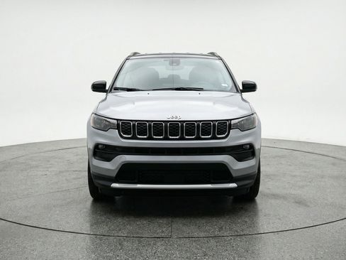 Used 2025 Jeep Compass Limited image 2