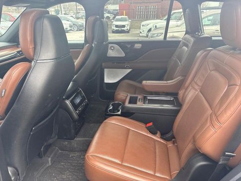 Used 2022 Lincoln Aviator Reserve w/ Equipment Group 201A image 6