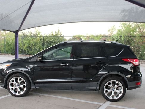 Used 2014 Ford Escape Titanium w/ Equipment Group 401A AWD/4WD image 2