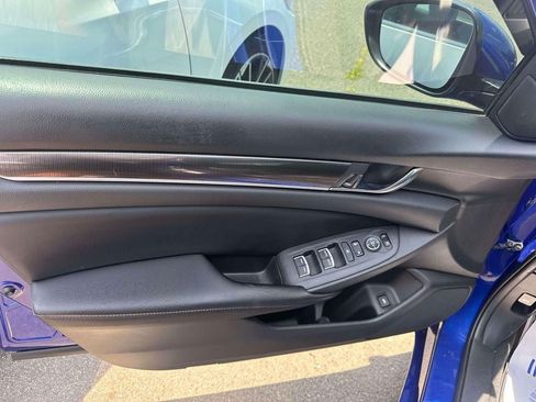 Used 2018 Honda Accord Sport image 15