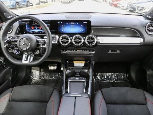 New 2025 Mercedes-Benz GLB 35 AMG 4MATIC image 12