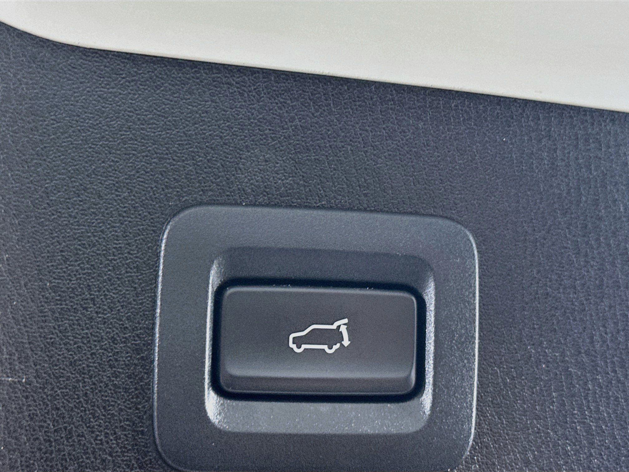 Used 2020 MAZDA CX-5 Touring FWD image 32