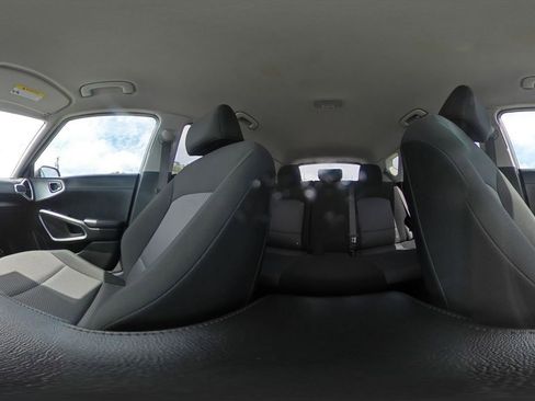 Used 2025 Kia Soul LX w/ LX Technology Package image 42