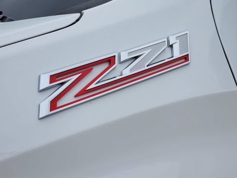Used 2025 Chevrolet Silverado 1500 LT w/ Z71 Off-Road Package AWD/4WD image 9