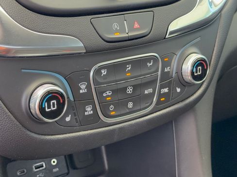 Used 2024 Chevrolet Equinox LT FWD image 22