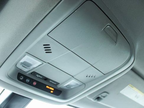 Used 2017 GMC Acadia SLE image 27