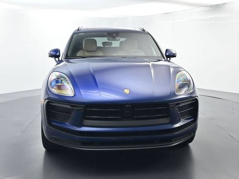Certified 2025 Porsche Macan AWD/4WD image 18