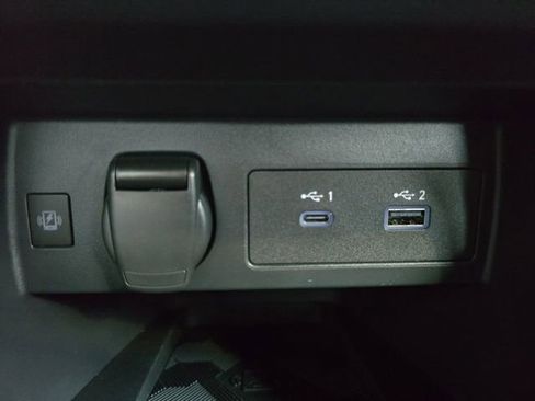 New 2025 Nissan Versa SR image 6