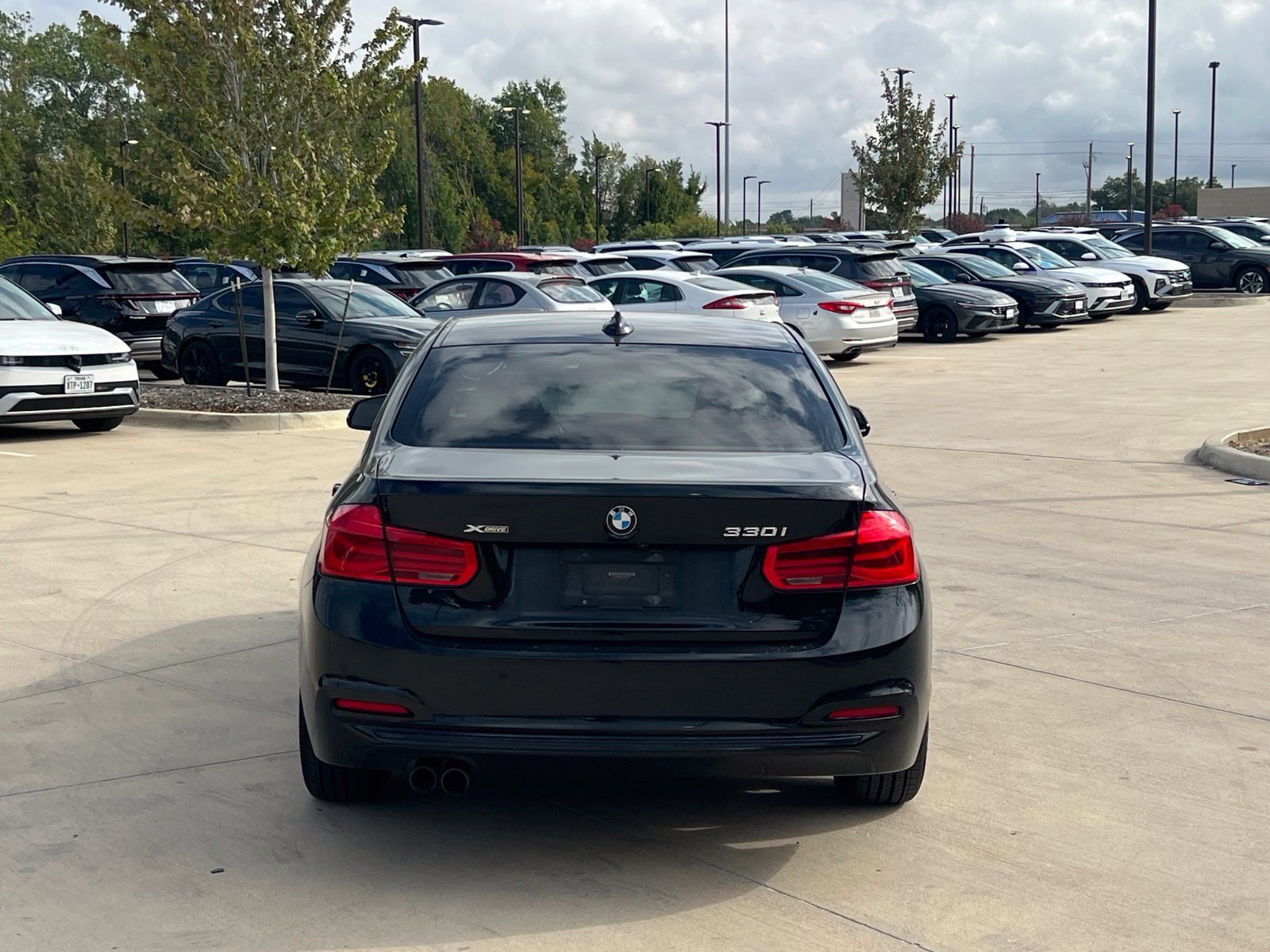 Used 2018 BMW 330i xDrive Sedan w/ Premium Package AWD/4WD image 10