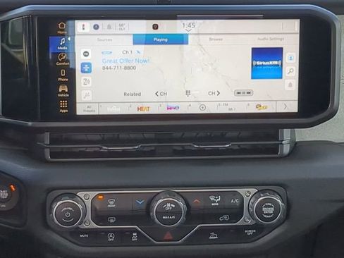 New 2025 Jeep Gladiator Sport image 17