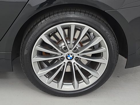 Used 2021 BMW 540i w/ Premium Package image 34