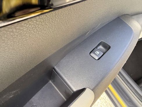 Used 2021 Kia Seltos SX w/ SX Sunroof Package image 32