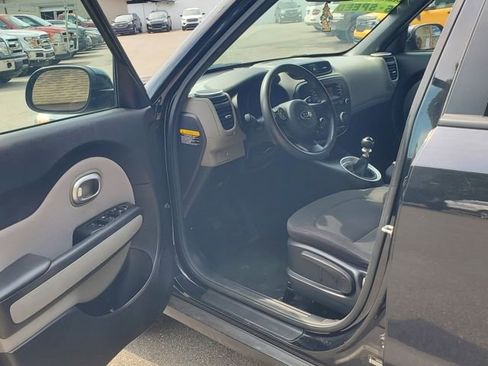 Used 2015 Kia Soul image 11