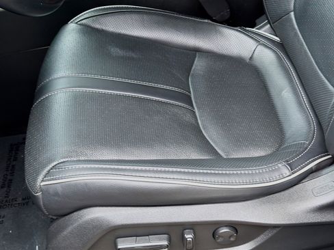 Used 2025 Honda Pilot Elite image 18
