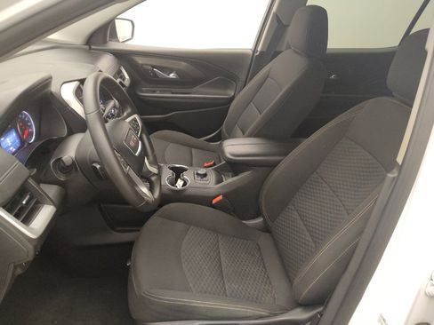 Used 2024 GMC Terrain SLE FWD image 17